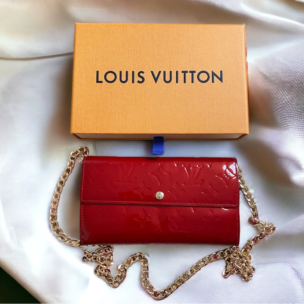 Authentic Louis Vuitton Sarah classic monogram vernis wallet mini crossbody red